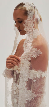 Luxe Chantilly Veil