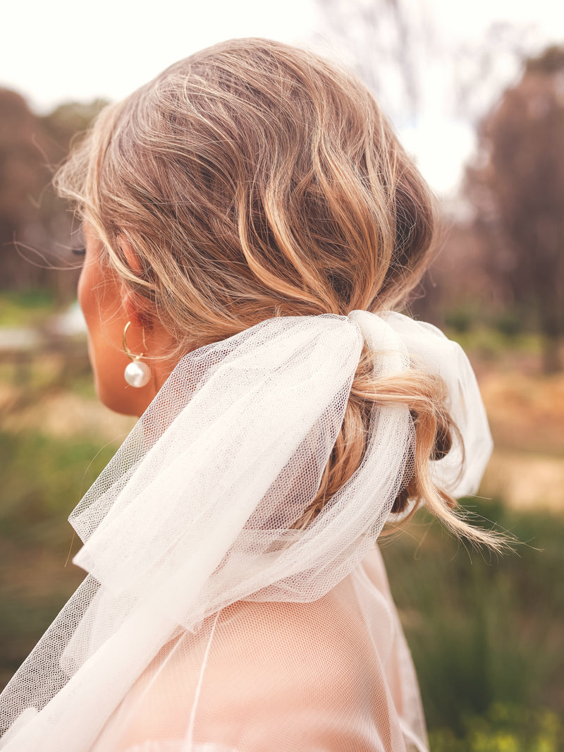 SILKY TULLE BOW/TIE