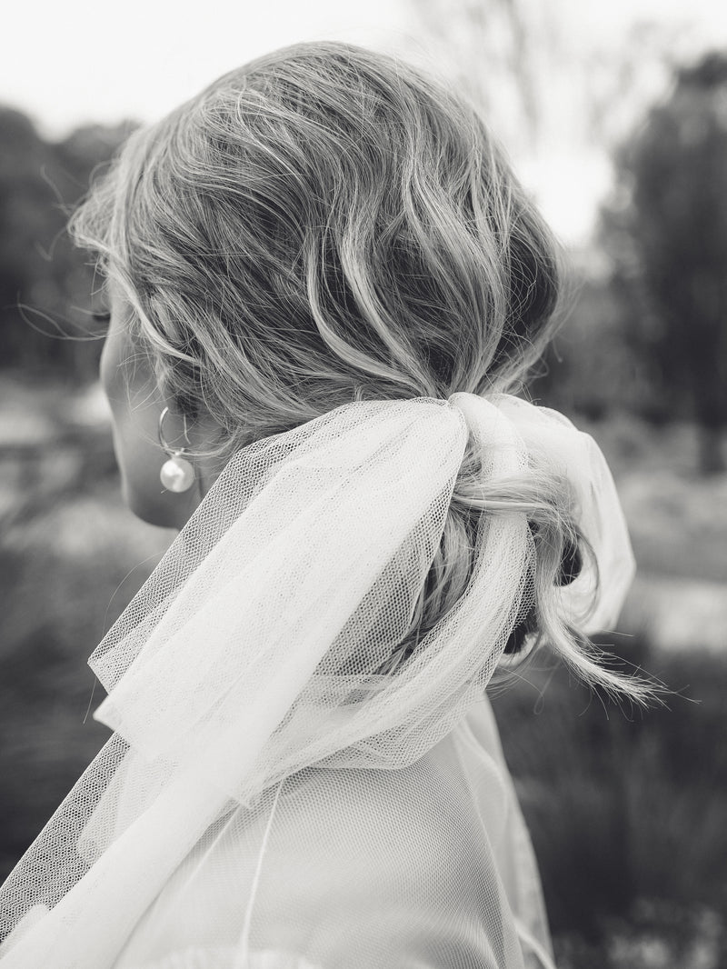 SILKY TULLE BOW/TIE